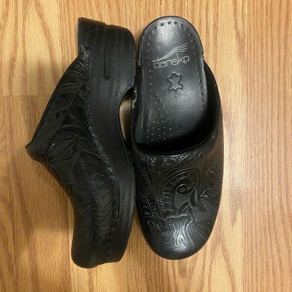 Black Dansko clogs - Picture 2 of 2